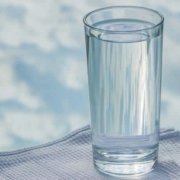 Wasser aus der Luft gewinnen: Revolution durch mikroporöse Materialien