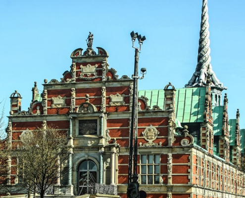 Anhaltender Brand in der historischen Börse von Kopenhagen