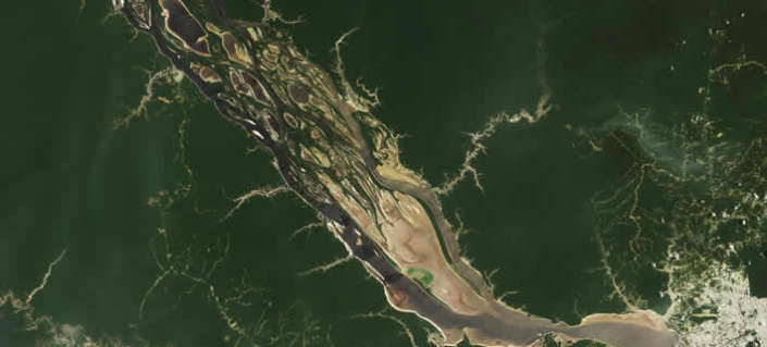 Dürre am Rio Negro, Brasilien